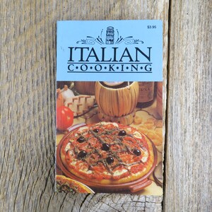 Vintage Cookbook - Italian Cooking - Pasta Recipes - Golden Apple, Ottenheimer, and Allen Publishers 1986 - Small Paperback