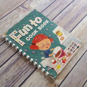 Libro de cocina vintage Diversión para cocinar Niños Libro de cocina Recetas Niños 1955 Carnation Company Tapa dura Spiral Bound