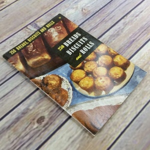 Vtg Culinary Arts Cookbook No 19 Breads Biscuits Rolls Recipes 1949 Ruth Berolzheimer Paperback Booklet