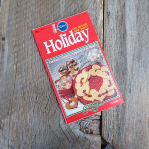 Vintage Holiday V Cookbook Pillsbury 1986  Christmas Recipes Desserts Appetizers Paperback Booklet Grocery Store Pamphlet