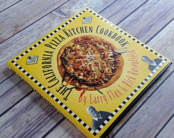 Vintage Cookbook California Pizza Kitchen Recipes 1996 Tapa dura con sobrecubierta Larry Flax Rick Rosenfield Pizza Dough Novedad Pizzas