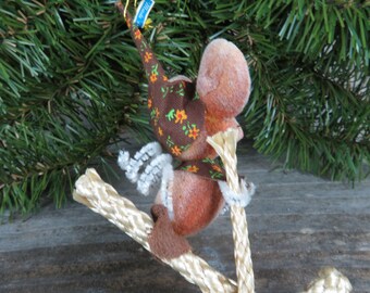 ヴィンテージ フロック加工 スキーの上のネズミ 飾り キャラコ帽子