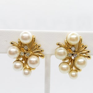 Vintage Clip On Earrings, Faux Pearl and Rhinestone Jewelry, Gold Tone Earrings, Vintage White and Gold Earrings, Vintage Retro Jewely