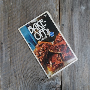 Bake Off Cook Book Pillsbury 26th Annual Winning Recipes 1975 Paperback Booklet Grocery Store Booklet Vintage Cookies Cakes