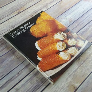 Libro de cocina vintage Grand Diplome Curso de cocina Recetas 199 Tapa dura NO Guardapolvo Libro 1 Reemplazo