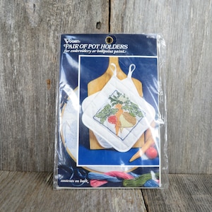 Potholder Embroidery Kit Vegetables Vogart Ballpoint Paint Gift Needlecraft Housewarming