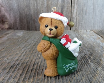 Ozdoba świąteczna w kształcie misia Teddy Bear z czapką i torbą Mikołaja, Boże Narodzenie Hallmark 1996