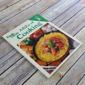 ヴィンテージ クックブック ファミリー サークル レシピ エッグ トゥ ガンボ 1982 ベーキング ABZs オブ クッキング シリーズ第 5 巻 ペーパーバック