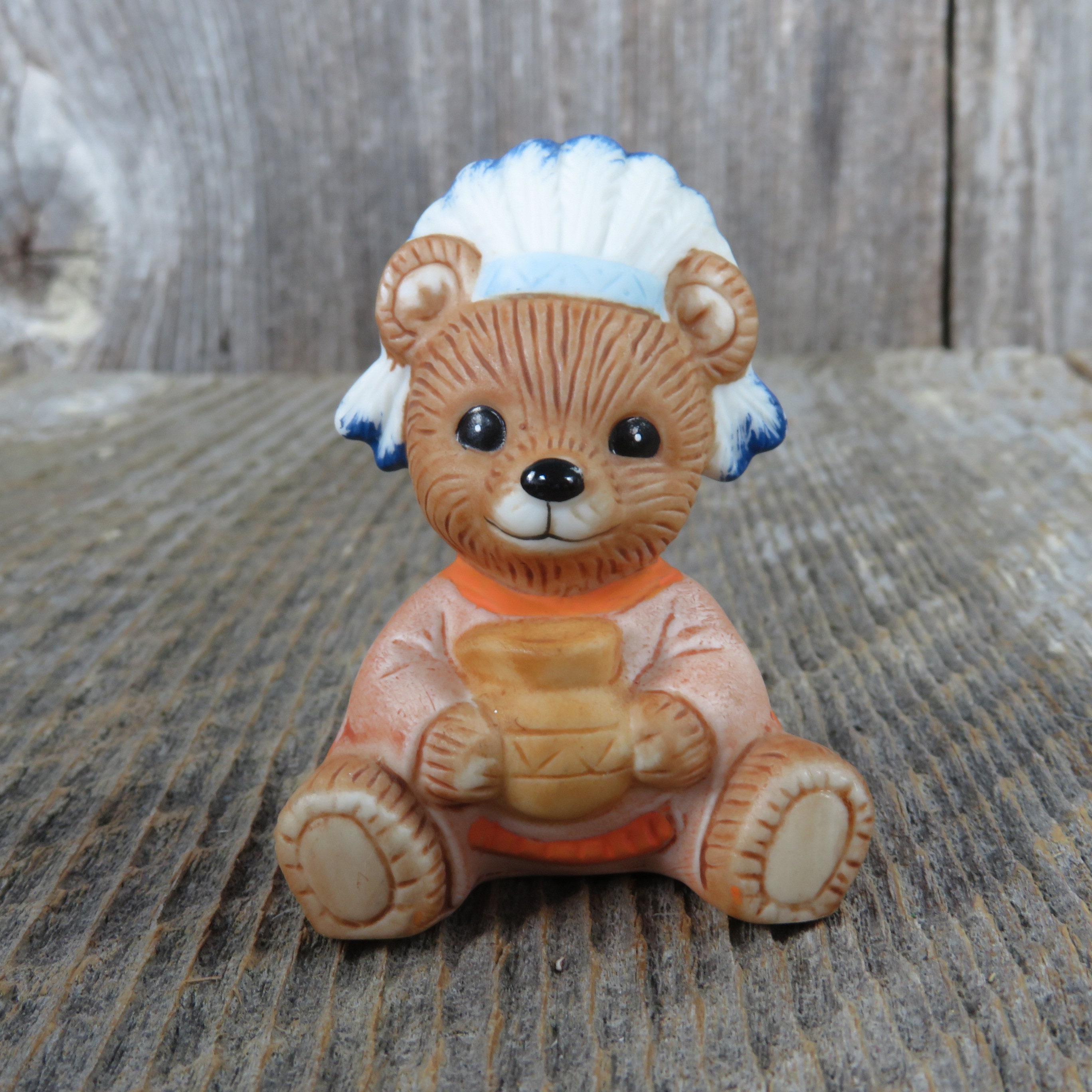 ネイティブアメリカン クマの置物 収穫バスケット 羽根飾り 感謝祭