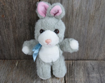ウサギ耳付きグレーぬいぐるみ　あ ヴィンテージ ウサギのぬいぐるみ グレー 短い耳 ピンクのフロック加工