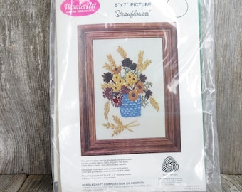 Vintage Strawflowers Crewel Embroidery Kit Wonder Art Stitchery Craft Wool Flowers Needlecraft Corp