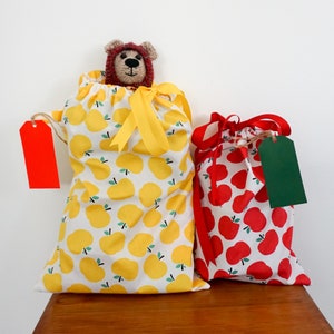 Wiederverwendbare Geschenktasche, Baumwolltasche mit Tags, Baumwollgeschenktasche, Kordelzugtasche, wiederverwendbarer Stoffbeutel, Geburtstagsgeschenktasche, Gebrauchstasche, Reisetasche
