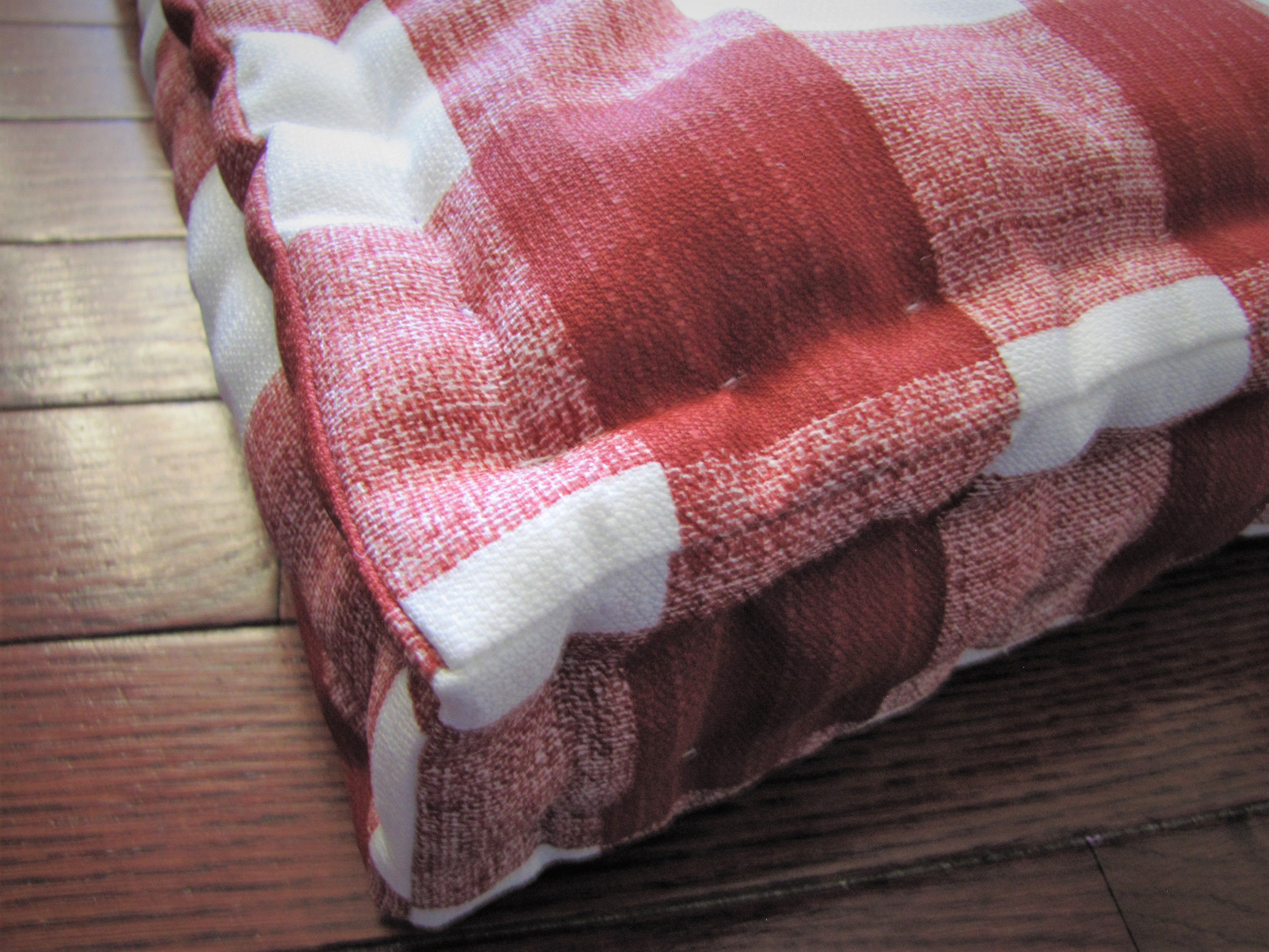 Grateful Home — Custom Outdoor Cushions, Green and Red Plaid French