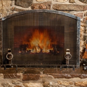 Arched handmade Fireplace Screen with Ring Andiron Feet, Hammered Iron