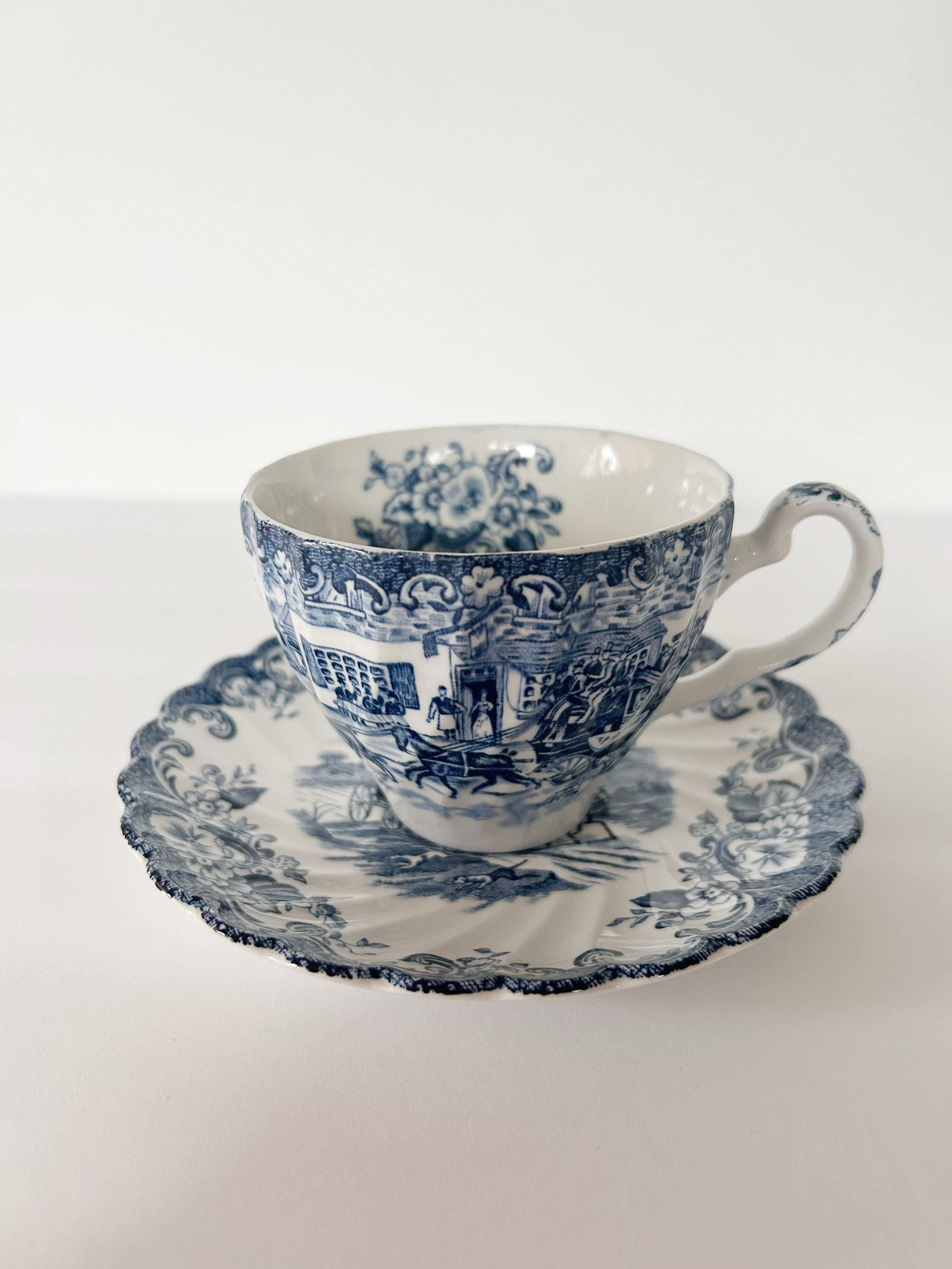 Teacup and Saucer Set „coaching Scenes“ by Johnson Bros