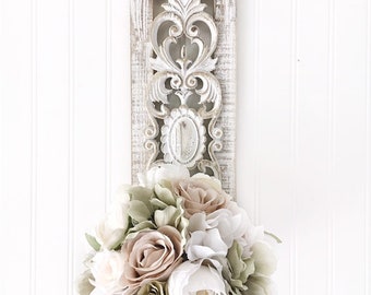 Shabby style flower arrangement wall decor - cottage chic wooden wall plaque with flowers