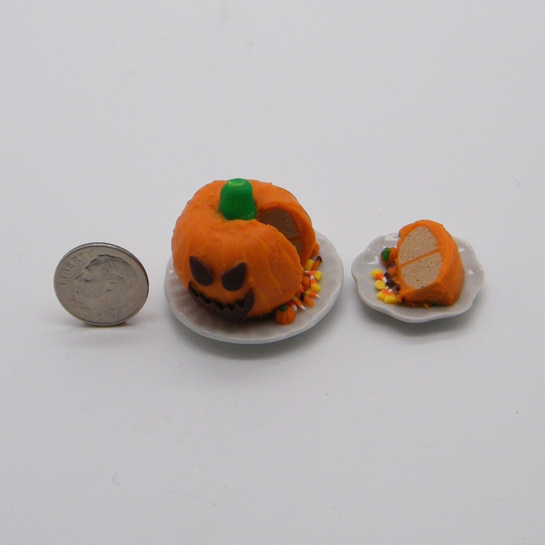 Spooky Halloween Jack O Lantern Piñata Cake Dollhouse Miniature 1:12 ...