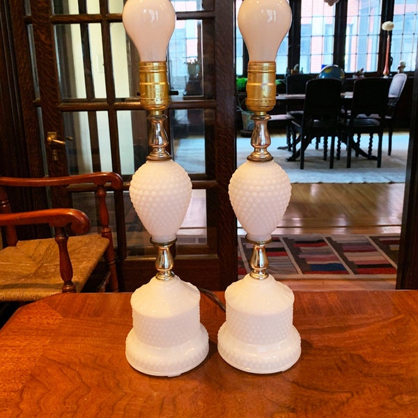 Vintage Lamps Vintage Light Milk Glass Lamp White Lamp Milk Glass Light Antique Lamp Hobnail Lamp Bedroom Lamps Accent Lamp Vintage Lighting