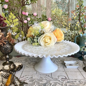 Milk Glass Cake Stand Vintage Cake Stand Wedding Cake Stand White Cake Stand Dessert Stand Dessert Table Antique Cake Stand Cupcake Stand