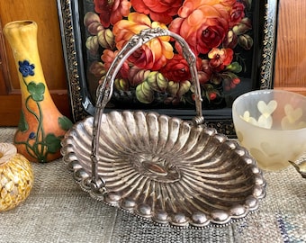 Reed and Barton Bowl Basket with Handle Silverplate Basket Vintage Silverplate Bowl Decor Basket Wedding Decor Silver Bowl Silver Plate Bowl