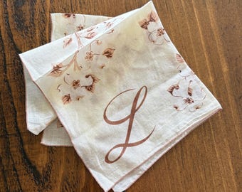 Pañuelo con monograma L Pañuelo con monograma inicial L Pañuelo vintage Pañuelos vintage Pañuelo de novia Pañuelo antiguo Pañuelo de mamá