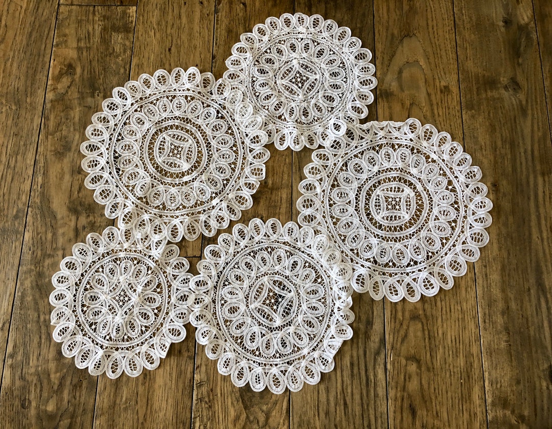 5 Vintage Doilies Set Vintage Doily Set Doily Table Runner Etsy