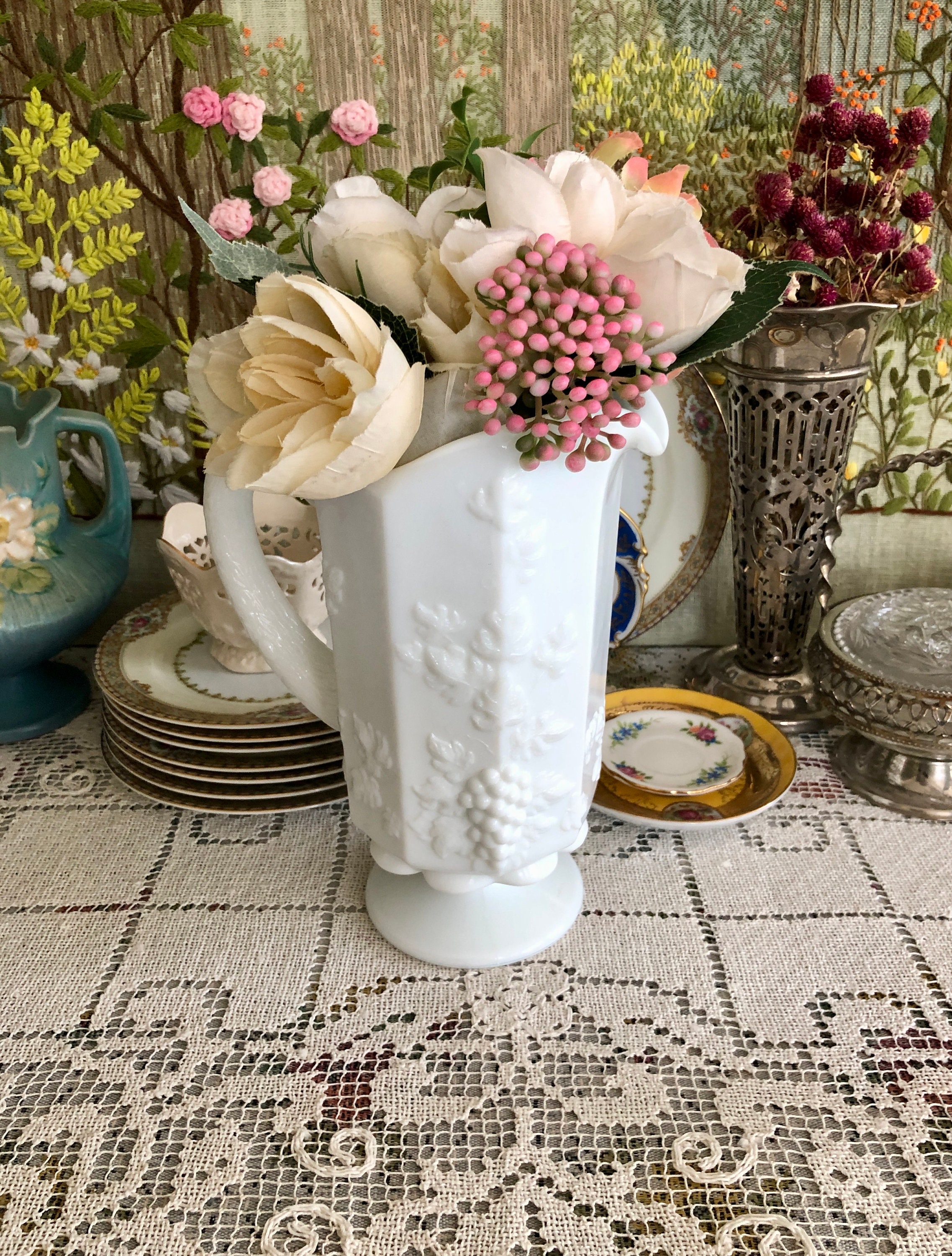 アンティーク　sugar pot and milk pitcher Milk Glass Pitcher Vintage Pitcher White Pitcher Water Pitcher