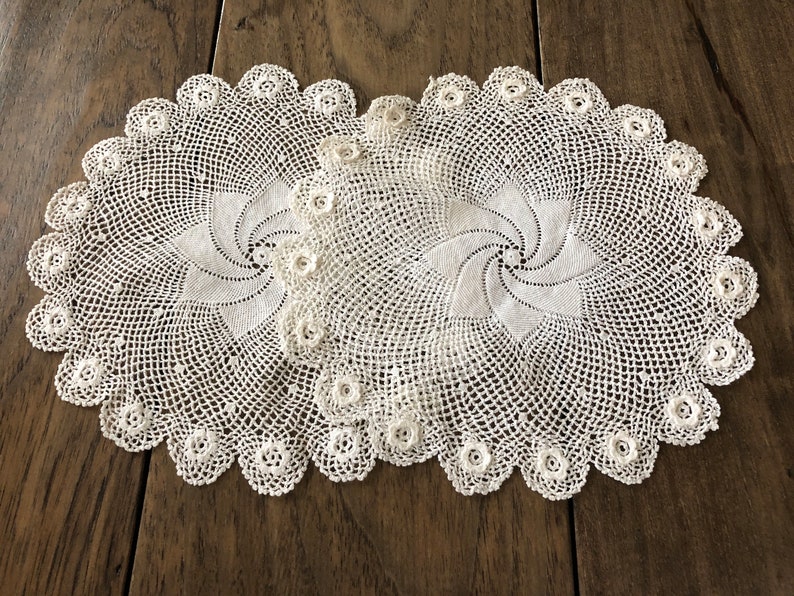 Vintage Doilies Vintage Doily Table Runner Dresser Doilies Etsy
