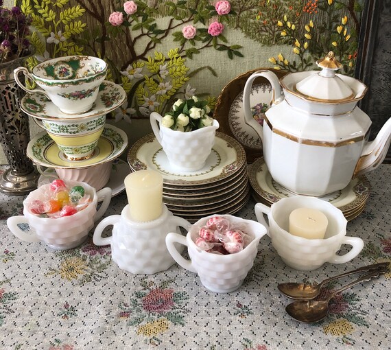 Vintage creamer and shop sugar set