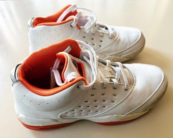 Nike Jordan Nike Melo .5 Sneakers Carmelo Anthony Mens Size 11 Basketball Shoes Vintage Sneakers White Sneakers Nike Sneakers Vintage Shoe