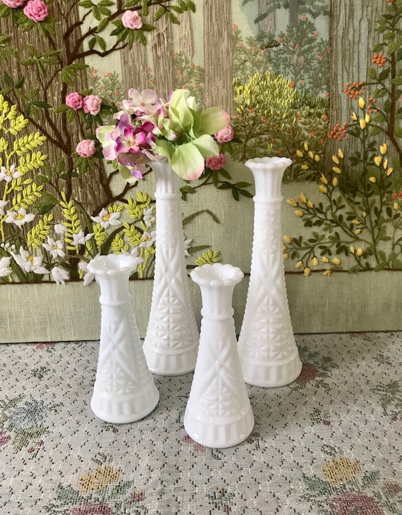 4 Milk Glass Vases Centerpiece Vases for Flower Vases White Vases Milk Glass Bud Vases Vintage Vases for Wedding Decor Vases Bridal Shower
