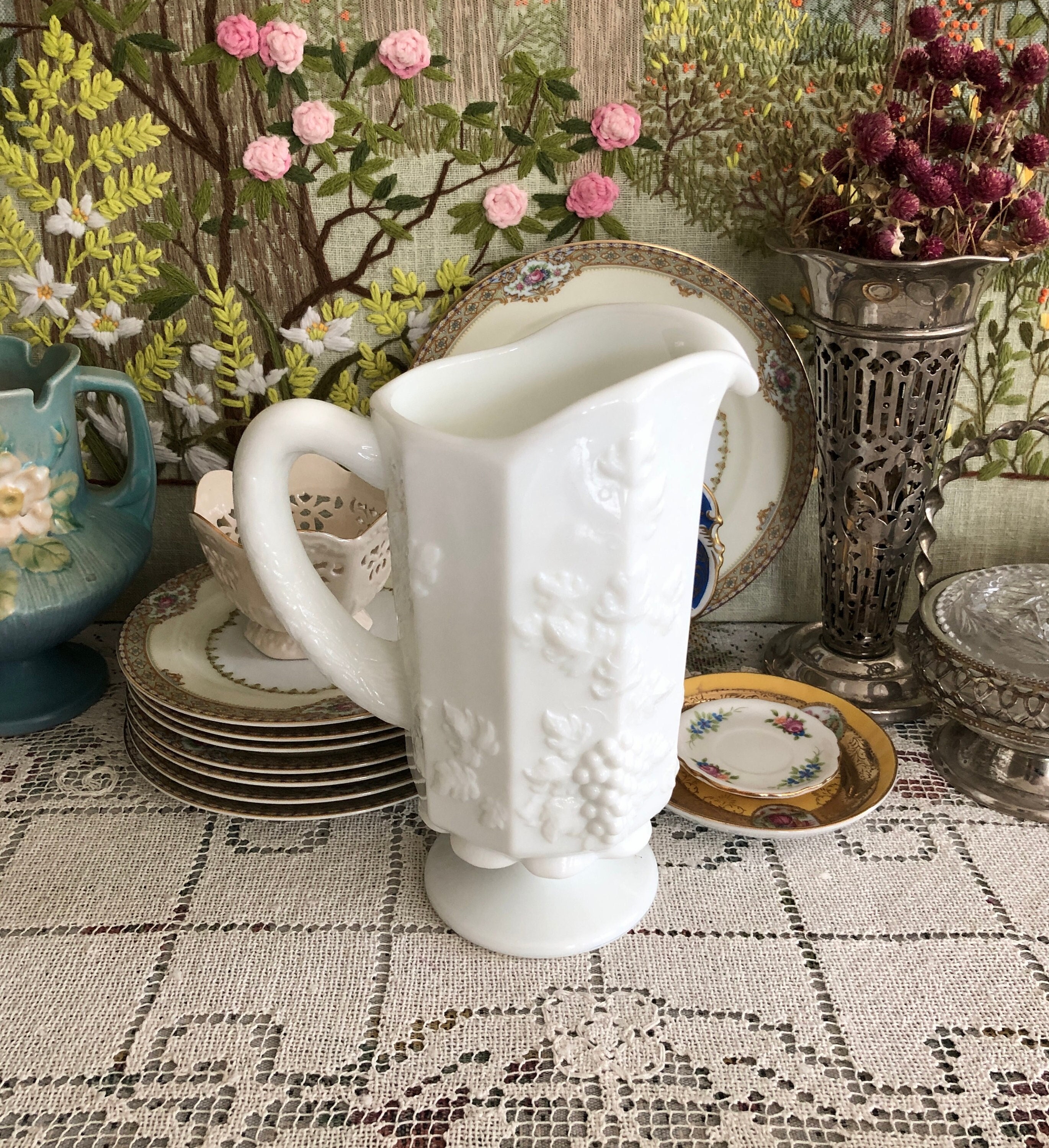 アンティーク　sugar pot and milk pitcher Milk Glass Pitcher Vintage Pitcher White Pitcher Water Pitcher