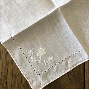 Vintage Handkerchief Women Bridal Handkerchief Wedding Hankerchief Vintage Hankie for Bride White Handkerchief Vintage Hanky Antique Hankie image 3