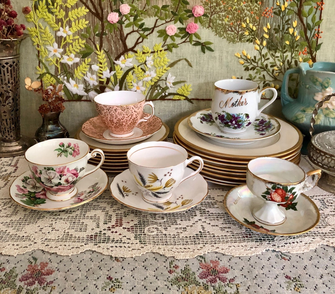 Tasseらsoucoupe ANCIENNEブーケporcelaineシテデサイエンス