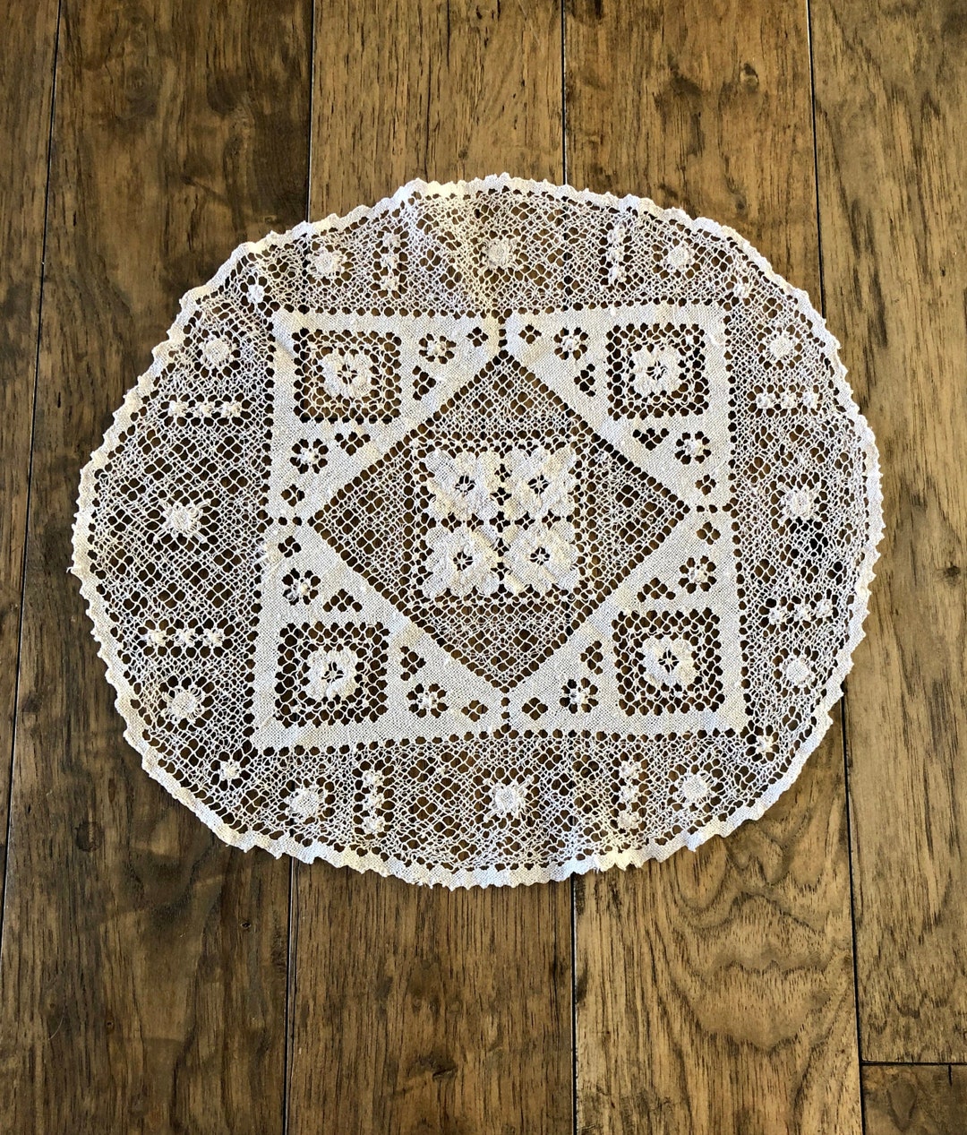 Vintage Doilies Vintage Doily Antique Doilies and Table Runners Vintage