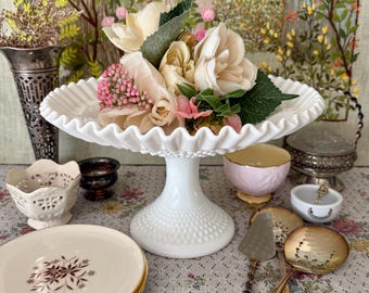 Vintage Fenton Daisy and Button Pattern Scalloped Edge White Milk