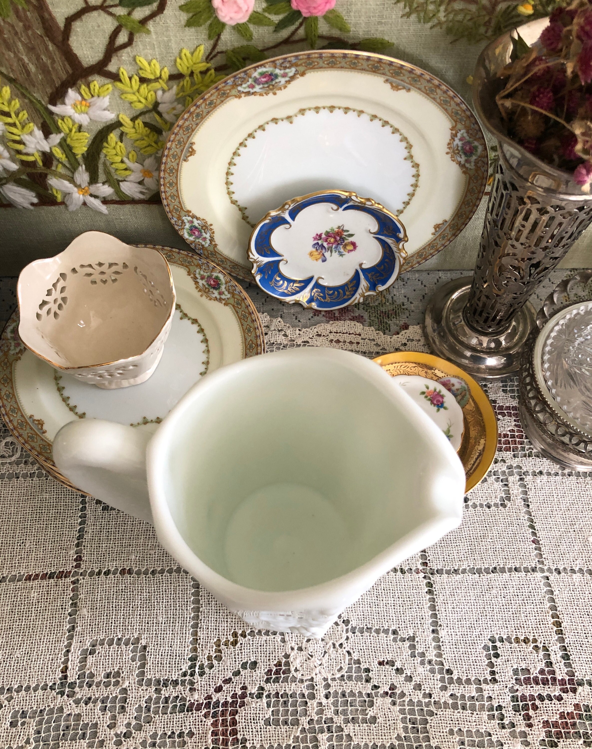 アンティーク　sugar pot and milk pitcher Milk Glass Pitcher Vintage Pitcher White Pitcher Water Pitcher