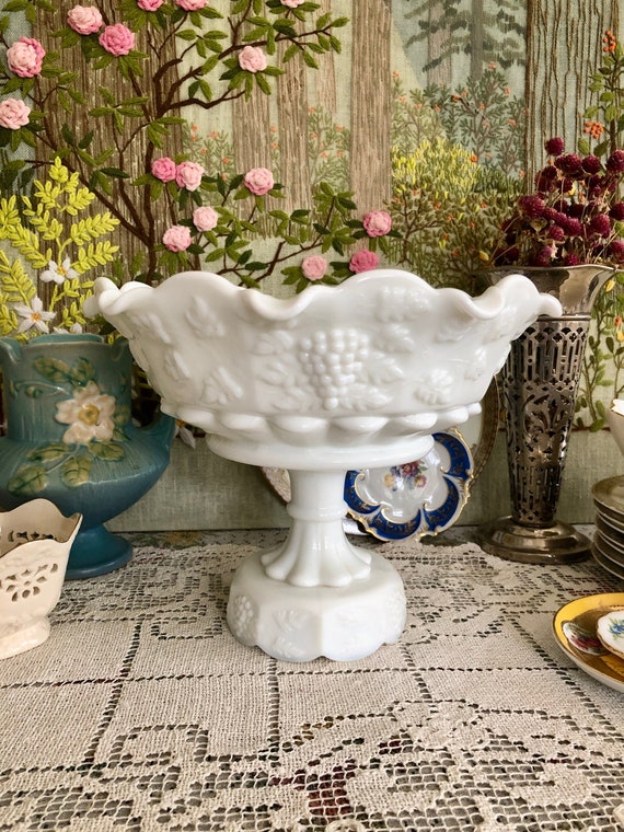 Vintage Milk Glass Pedestal Bowl Vintage Milk Glass Pedestal Bowl