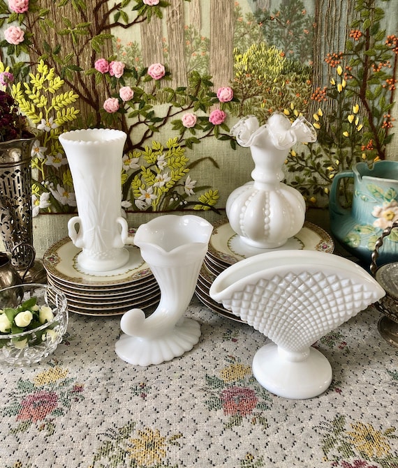 Milk Glass Vase Milk Glass Bud Vase Hobnail Milk Glass Small Vase Decor Vase  Vintage Vase Antique Vase for Flowers Vase White Vase Mini Vase - Etsy  Canada