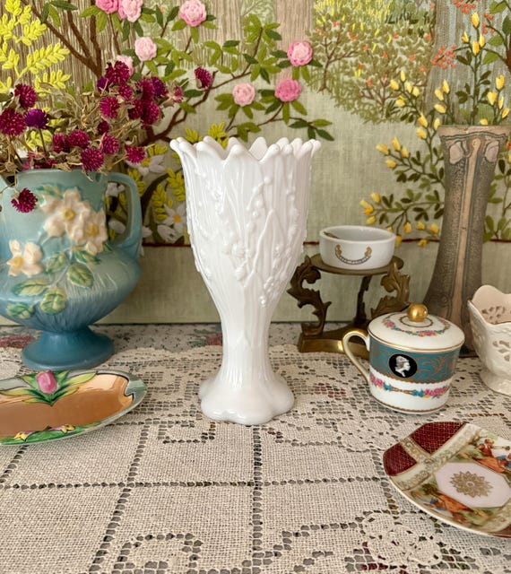 Milk Glass Vase Milk Glass Bud Vase Antique Vase White Vase Vintage Vase Decor Vase Lily of the Valley Vase Flower Vase Centerpiece Vase Old