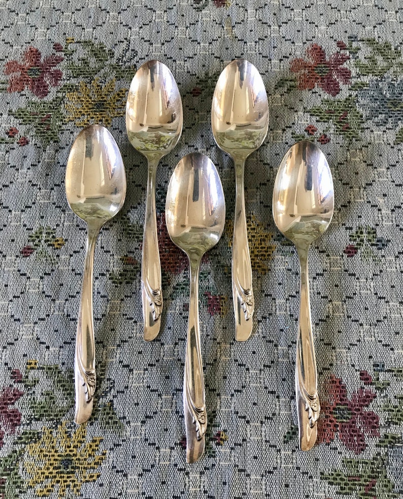 25 Vintage Spoons Vintage Teaspoons Antique Spoon Lot Vintage Etsy