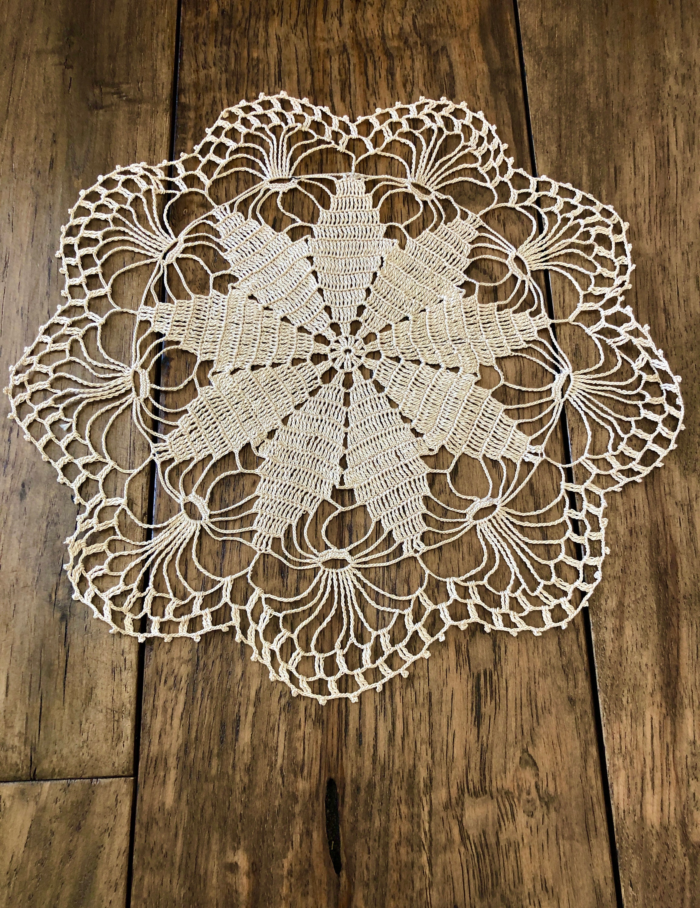 5 Vintage Doilies Vintage Doily Table Runner Antique Doilies Etsy