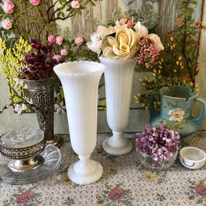 Milk Glass Vase for Flowers Vase Centerpiece Vase Decor Vase White Vase Vintage Vase Bouquet Vase Vintage Vases Decor Vases Wedding Decor