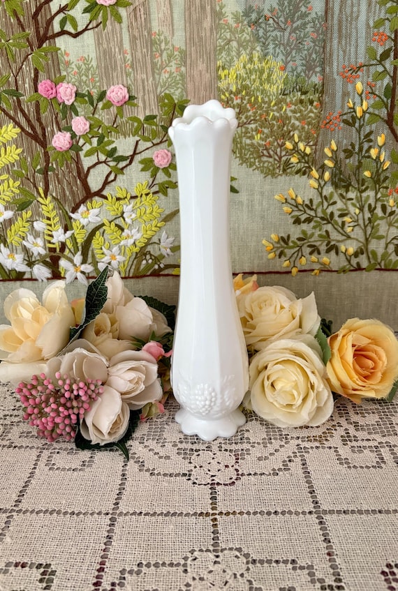 Milk Glass Vases Centerpiece Vase White Vase Milk Glass Flower Vases Milk Glass Bud Vase Vintage Vase Wedding Decor Bouquet Vase Glass Vases