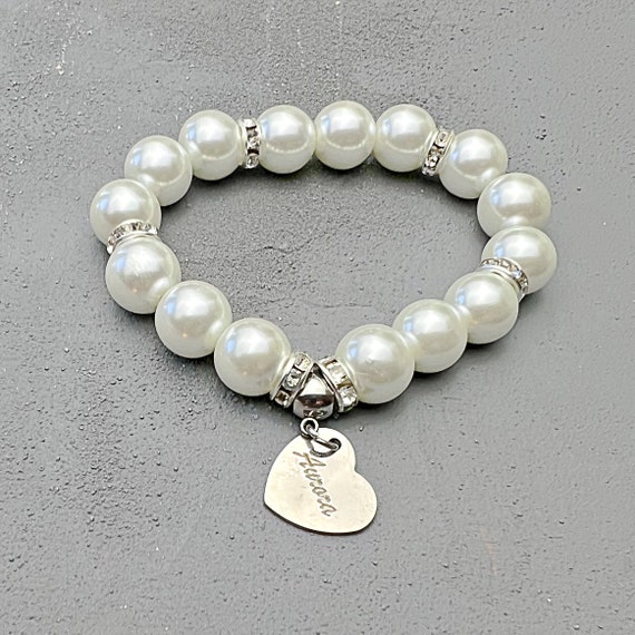 Bracelet perles avec petit coeur gravé texte personnalisé avec médaillons à  graver bracelet pour maman, marraine - Etsy France