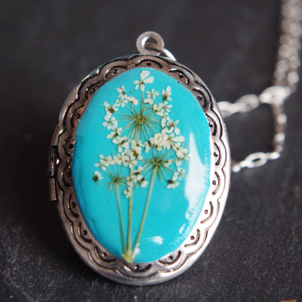 Real Flower Photo Locket: Turquoise Queen Anne's Lace, Vintage Silver