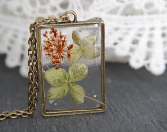 Collier de fleurs Collier de fleurs réelles Bijoux en résine Collier de bruyère séchée Pendentifs de fleurs pressées Collier botanique Cadeau unique pour elle