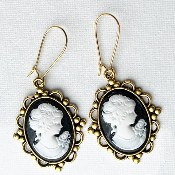 Vintage Gold Cameo Earrings - REMIjewels Vintage Jewelry