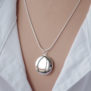 Tiny locket necklace Silver locket Photo locket Small locket Mothers day gift for mom Memory locket Bridesmaid gift Anniversary Gift for her
