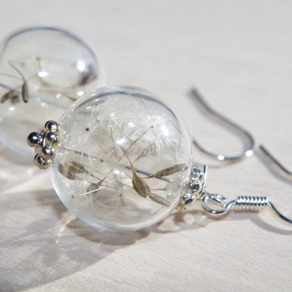 Boucles d’oreilles pissenlit Boucles d’oreilles globe en verre Boucles d’oreilles pissenlit Boucles d’oreilles romantiques Bijoux hypoallergéniques Boucles d’oreilles en graines de pissenlit Bijoux Terrarium